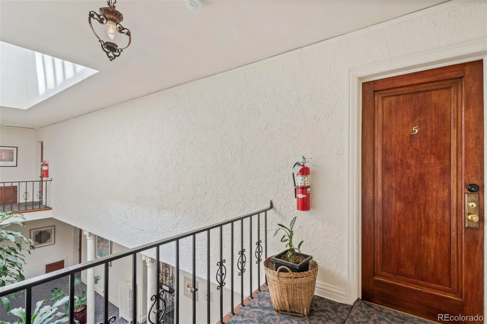 3850 E 17th Avenue #5 Denver CO 80206 | MLS #REC7408300 08202026195007 1600 21