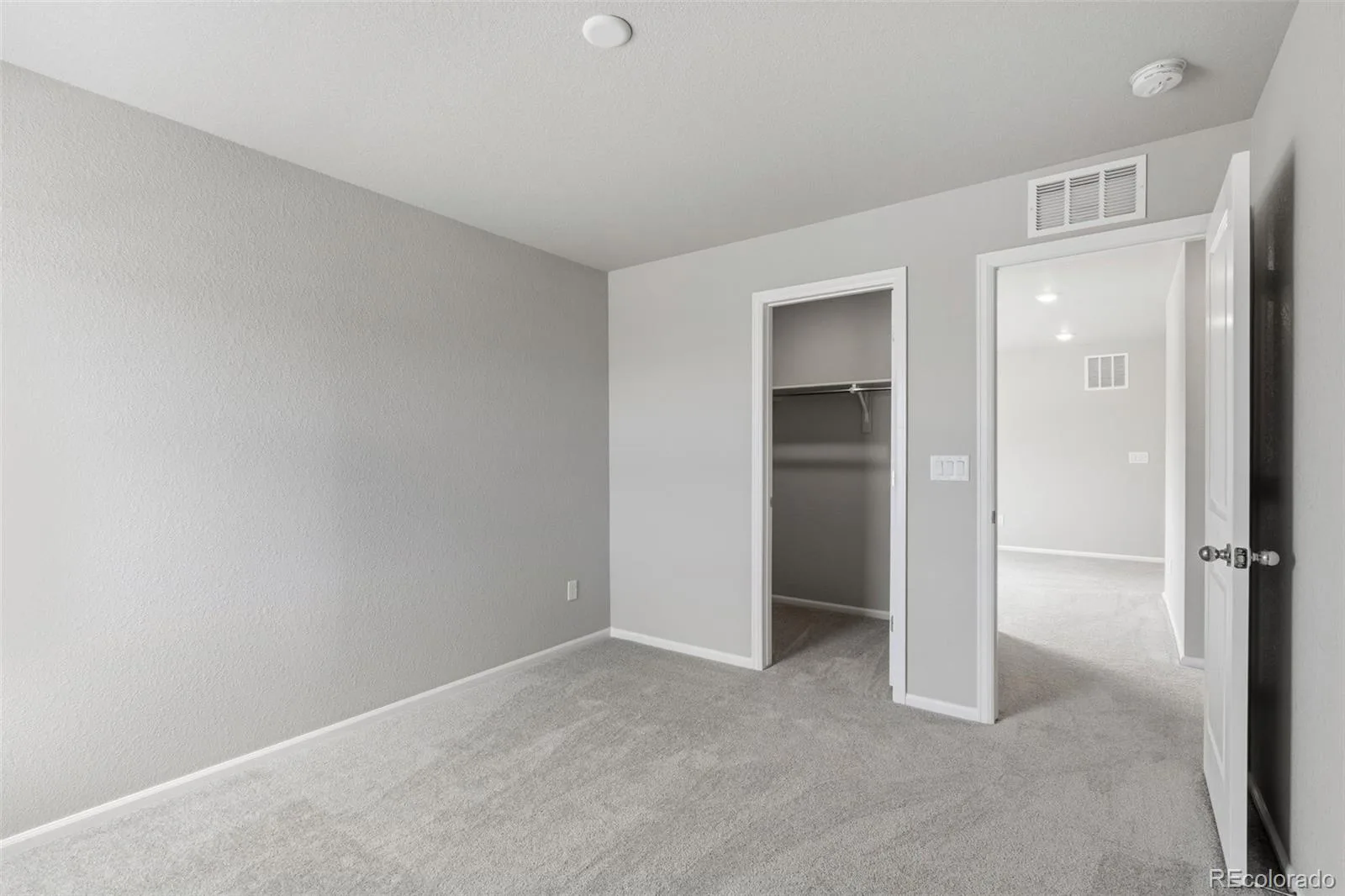5496 N Elk Street Aurora CO 80019 | MLS #REC7408825 07242026185636 1600 19
