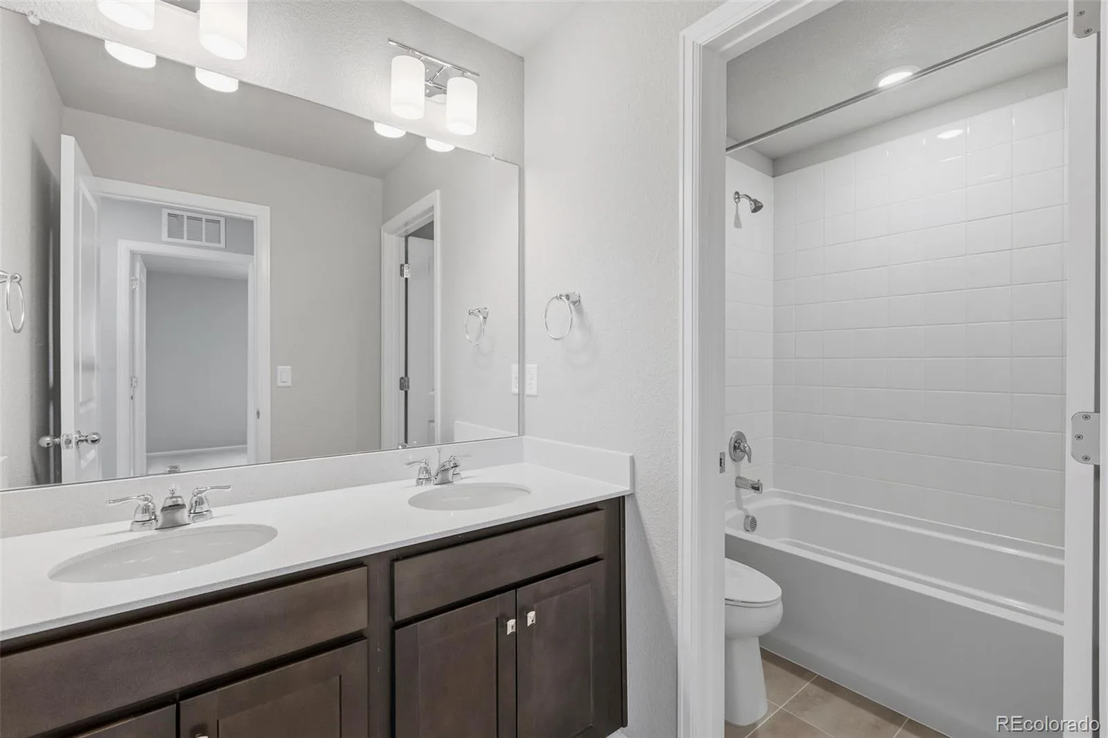 5496 N Elk Street Aurora CO 80019 | MLS #REC7408825 07242026185636 1600 20