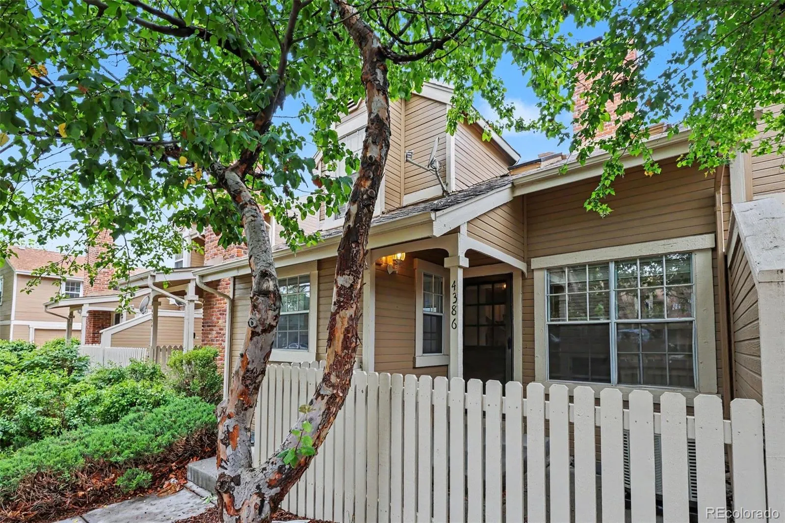 4386 S Blackhawk Way Aurora CO 80015 MLS #REC7409267 05202026062429 1600 1