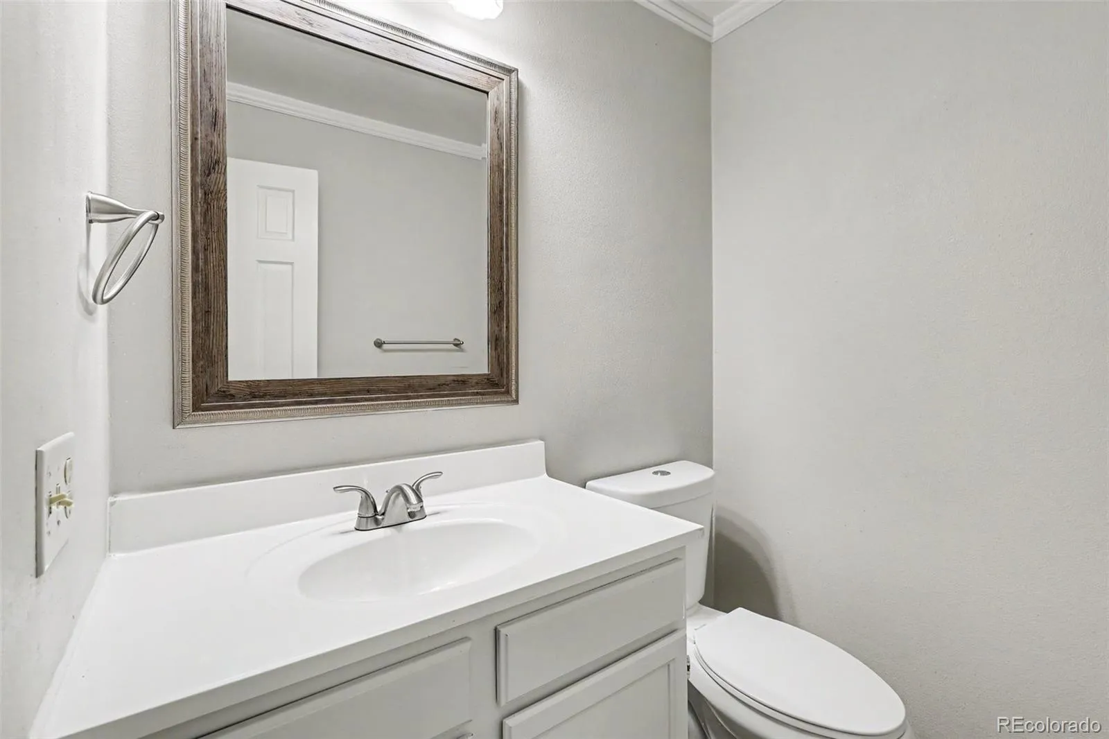 4386 S Blackhawk Way Aurora CO 80015 MLS #REC7409267 05202026062429 1600 10