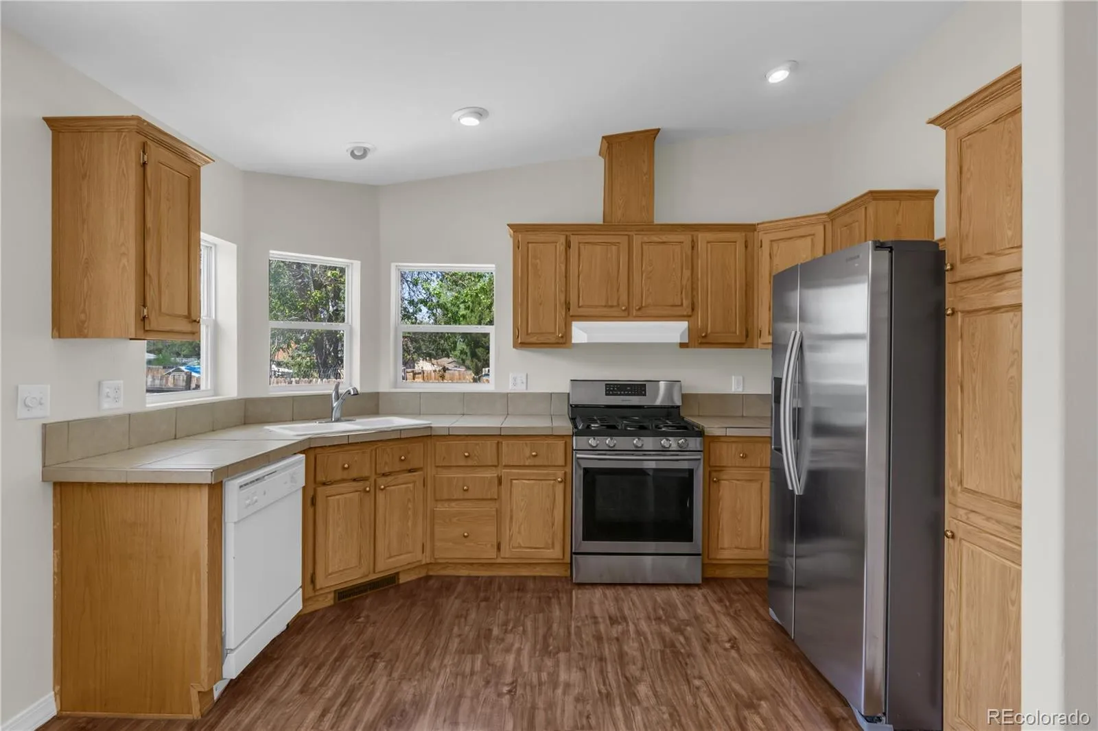 31 Jay Street Lakewood CO 80226 MLS #REC7409824 04242026165106 1600 10