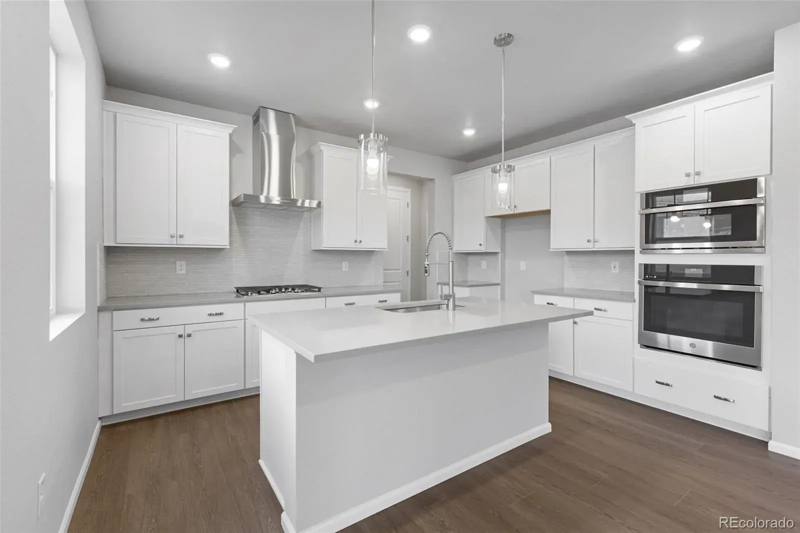 12182025195153 1600 11