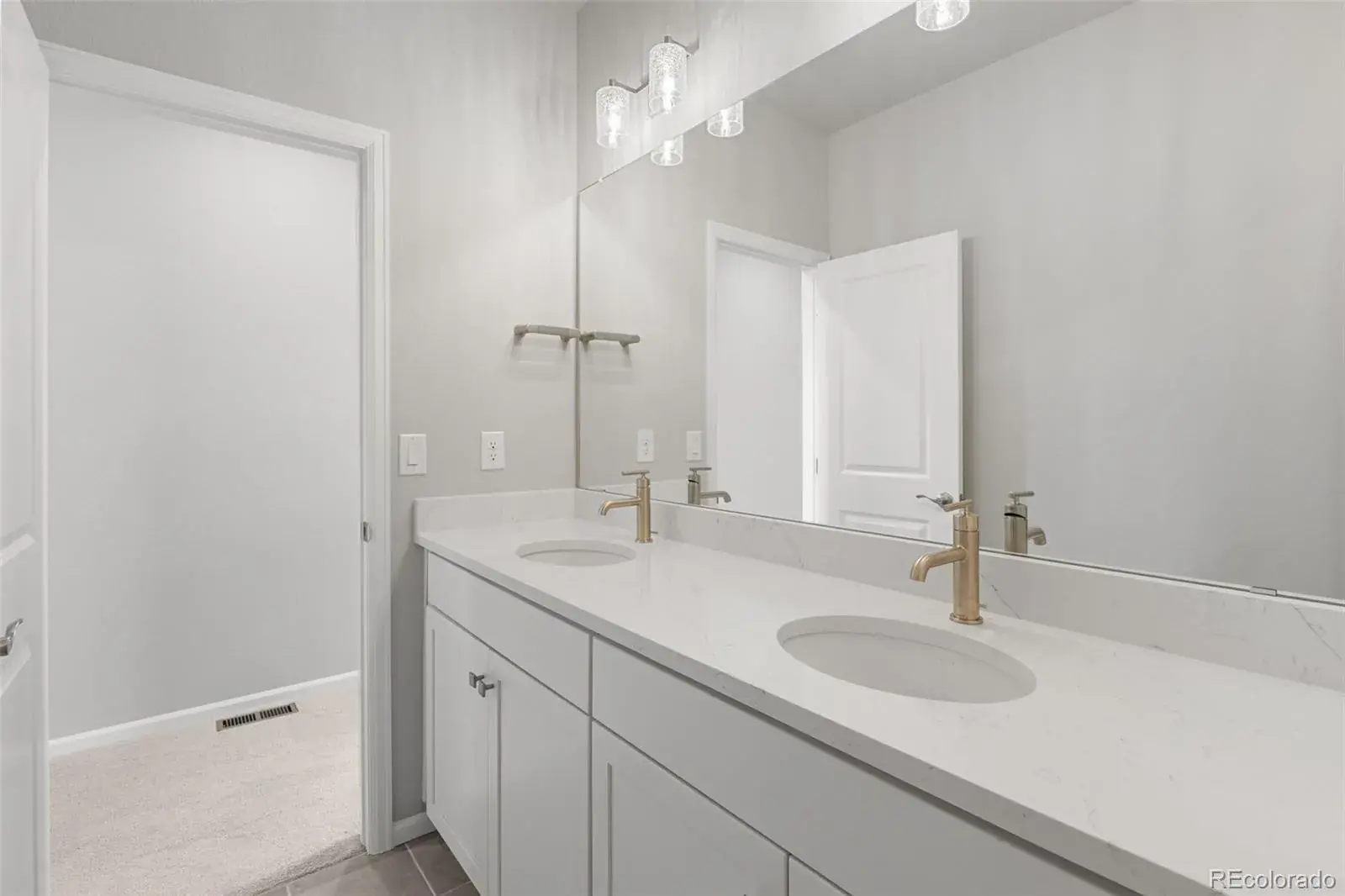 12182025195153 1600 31