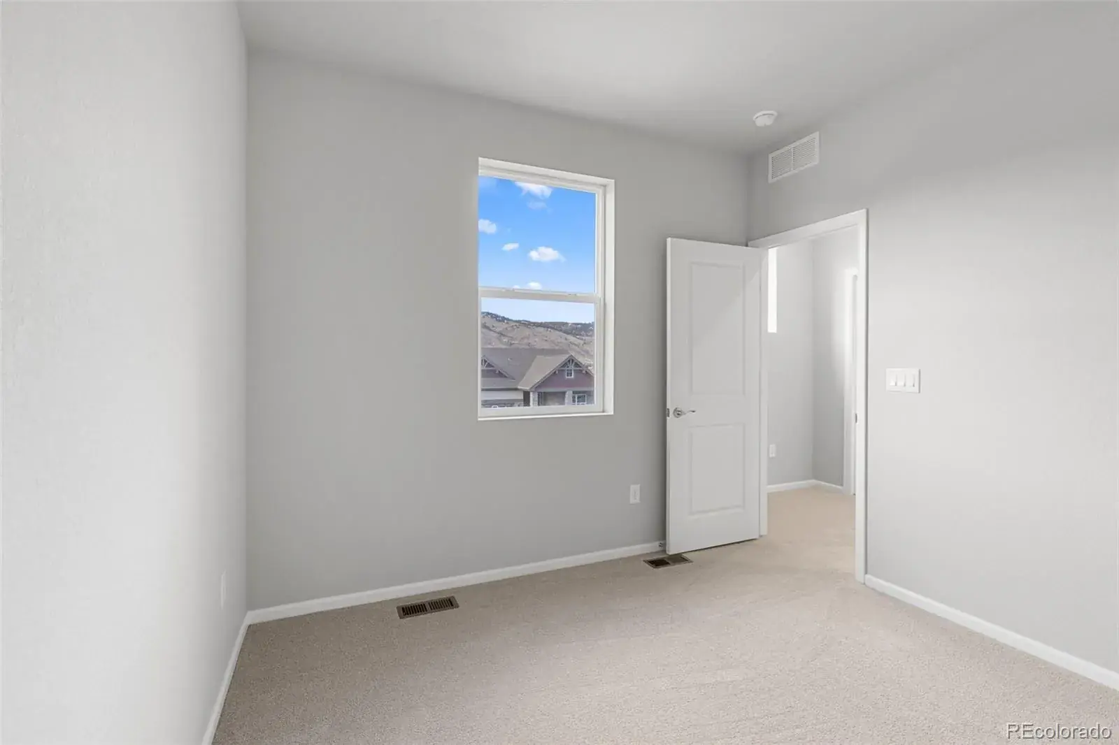 12182025195153 1600 35