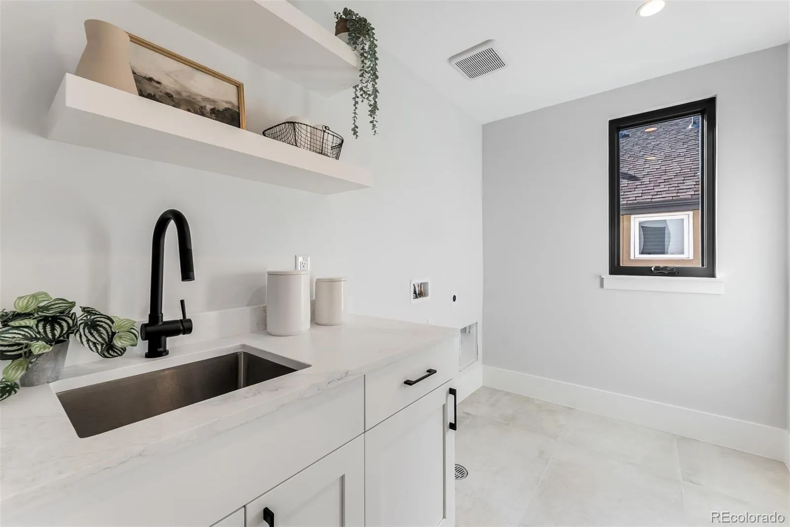 04162026174101 1600 21