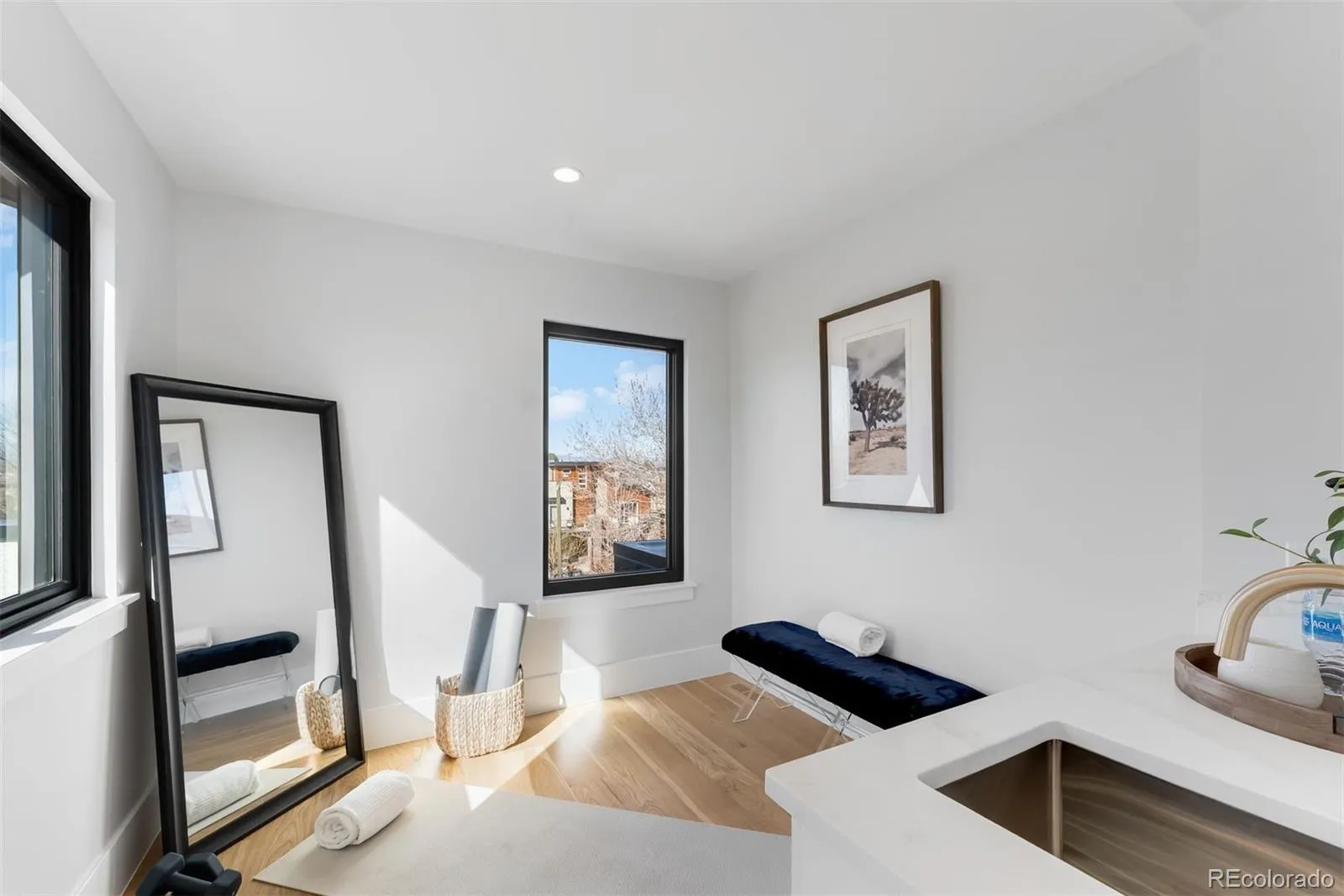 04162026174101 1600 22