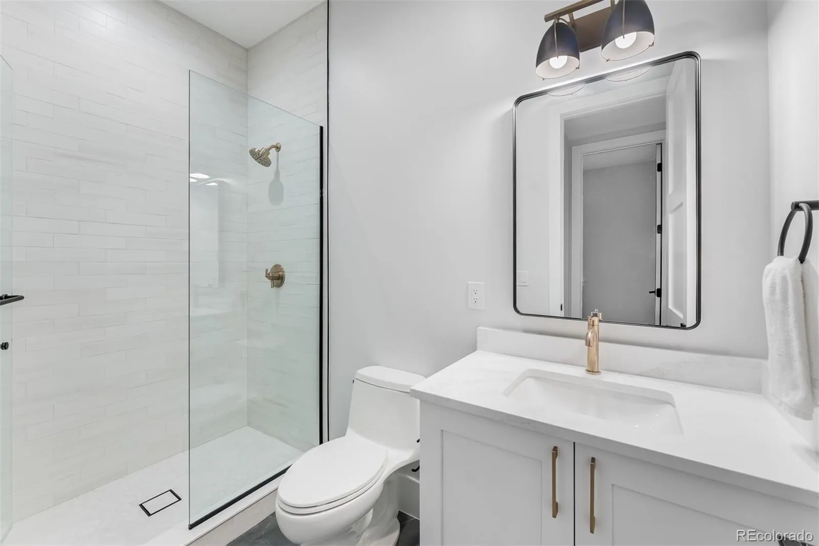 04162026174101 1600 33