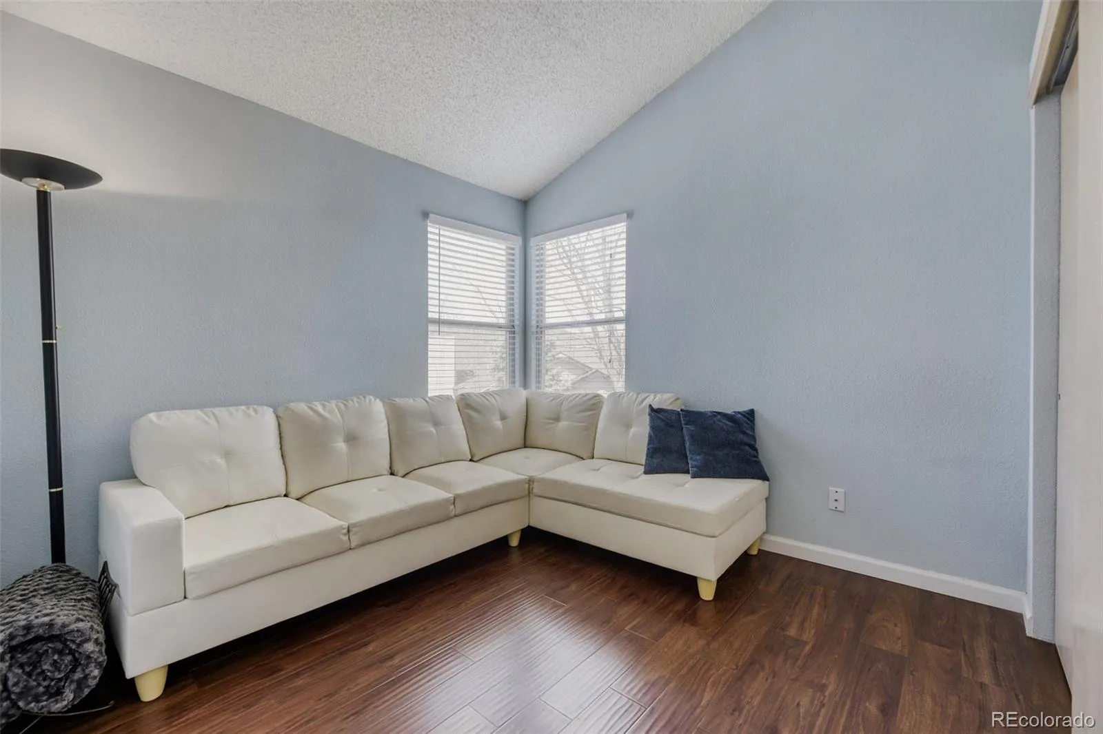 6285 S Van Gordon Way Littleton CO 80127 MLS #REC7413128 05032026203734 1600 16