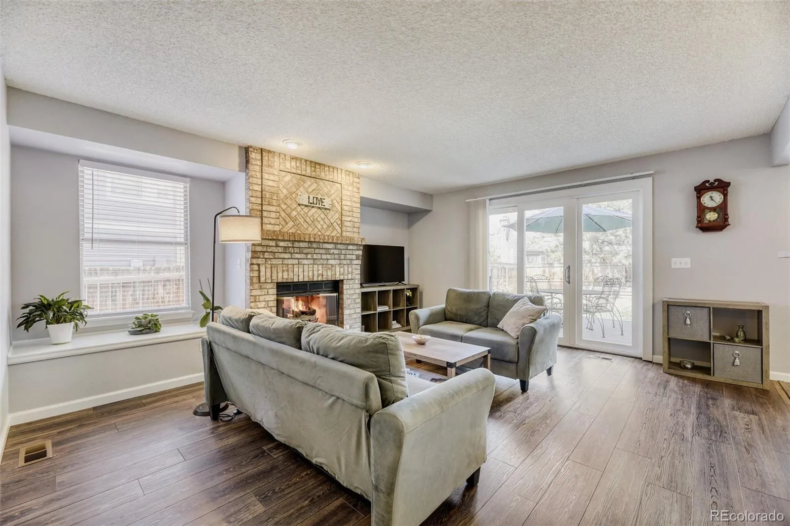 6285 S Van Gordon Way Littleton CO 80127 MLS #REC7413128 05032026203734 1600 4