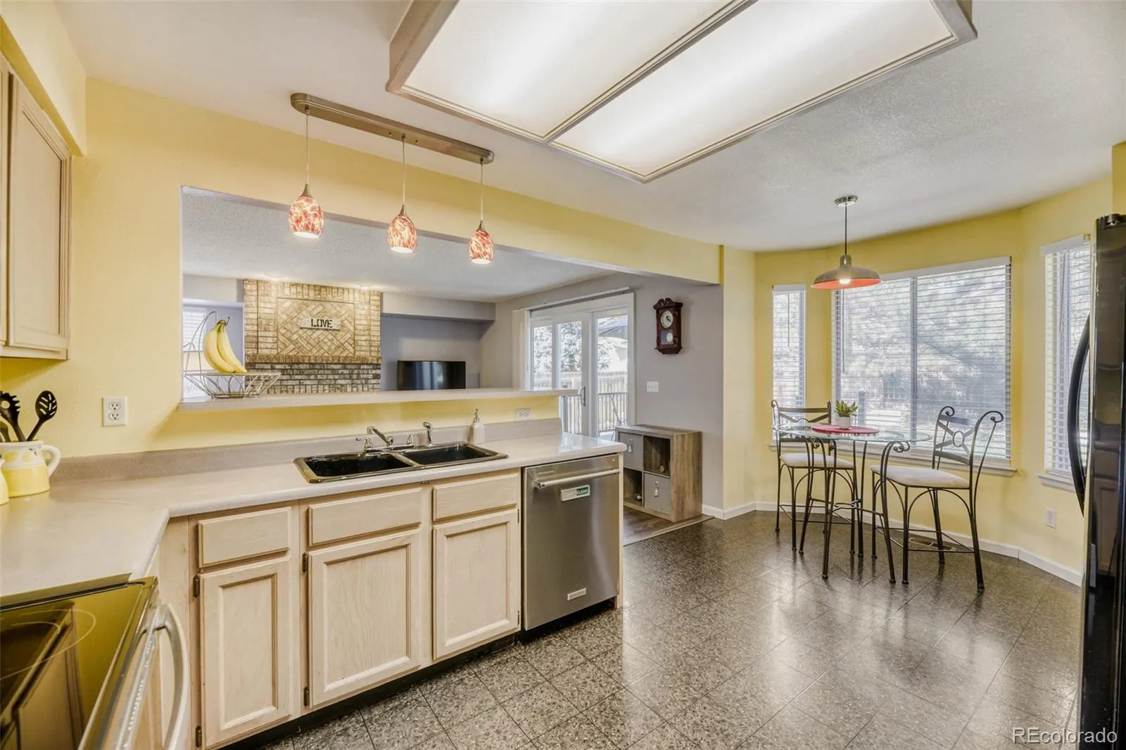 6285 S Van Gordon Way Littleton CO 80127 MLS #REC7413128 05032026203734 1600 6