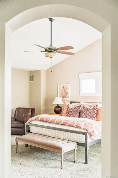 04172026013709 800 22