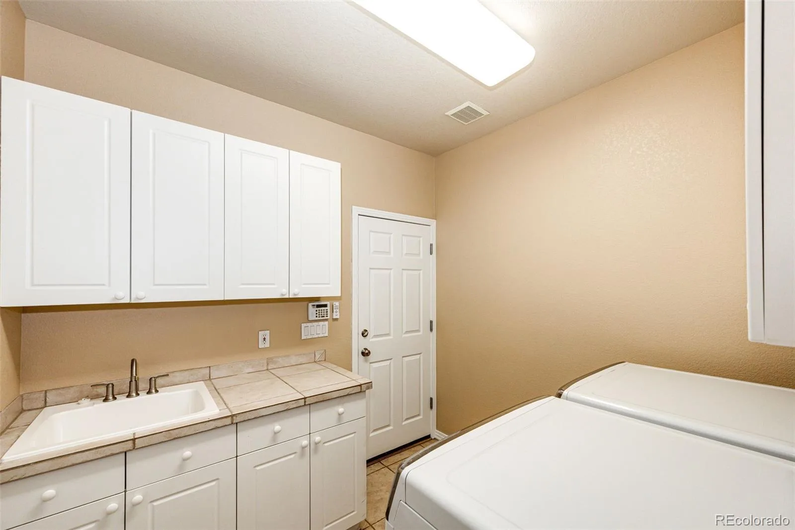 19076 E Maplewood Avenue Aurora CO 80016 | MLS #REC7418250 08192026192744 1600 16
