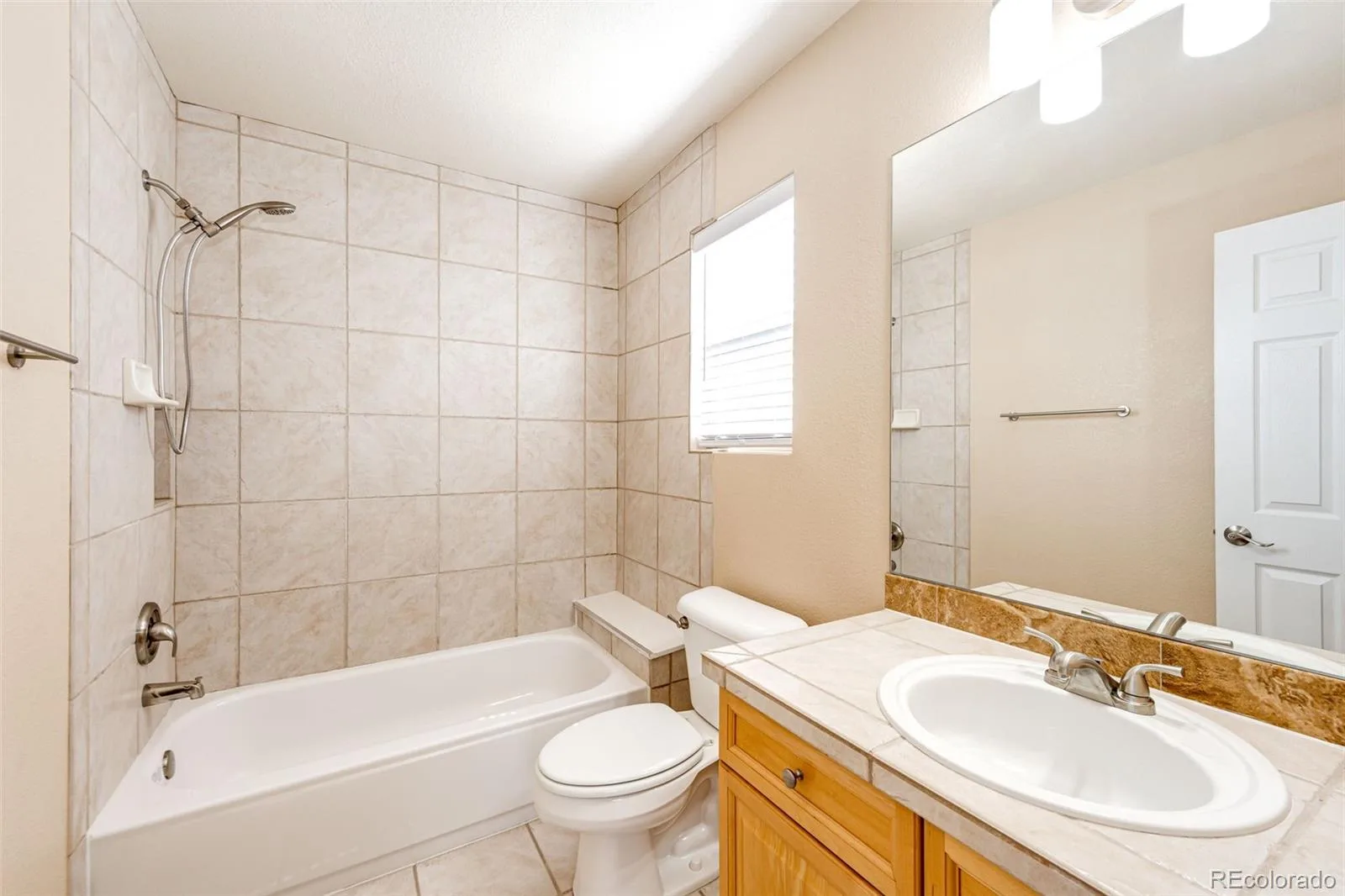 19076 E Maplewood Avenue Aurora CO 80016 | MLS #REC7418250 08192026192744 1600 34