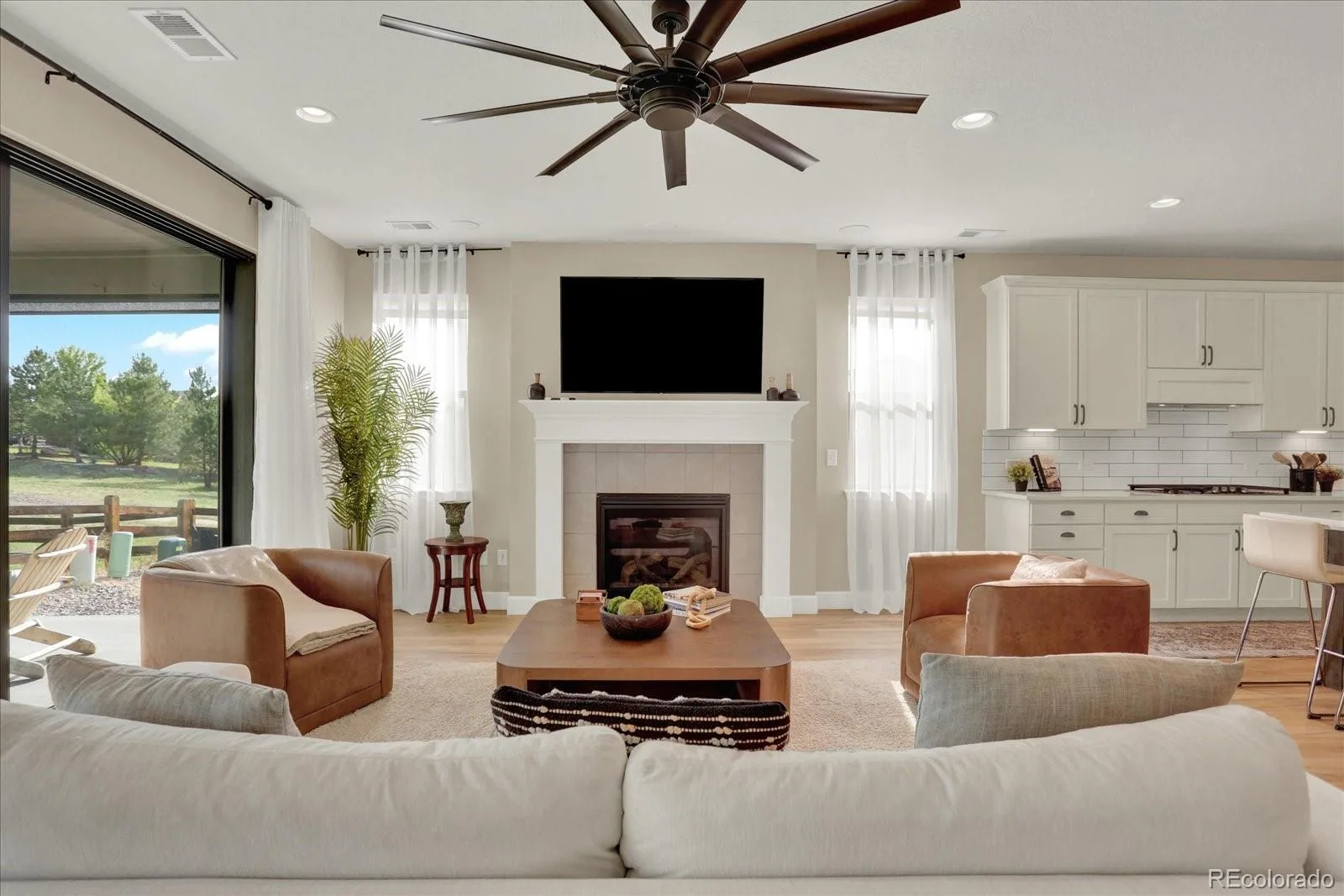 6917 Mentha Drive Castle Rock CO 80108 | MLS #REC7421006 08142026005402 1600 8