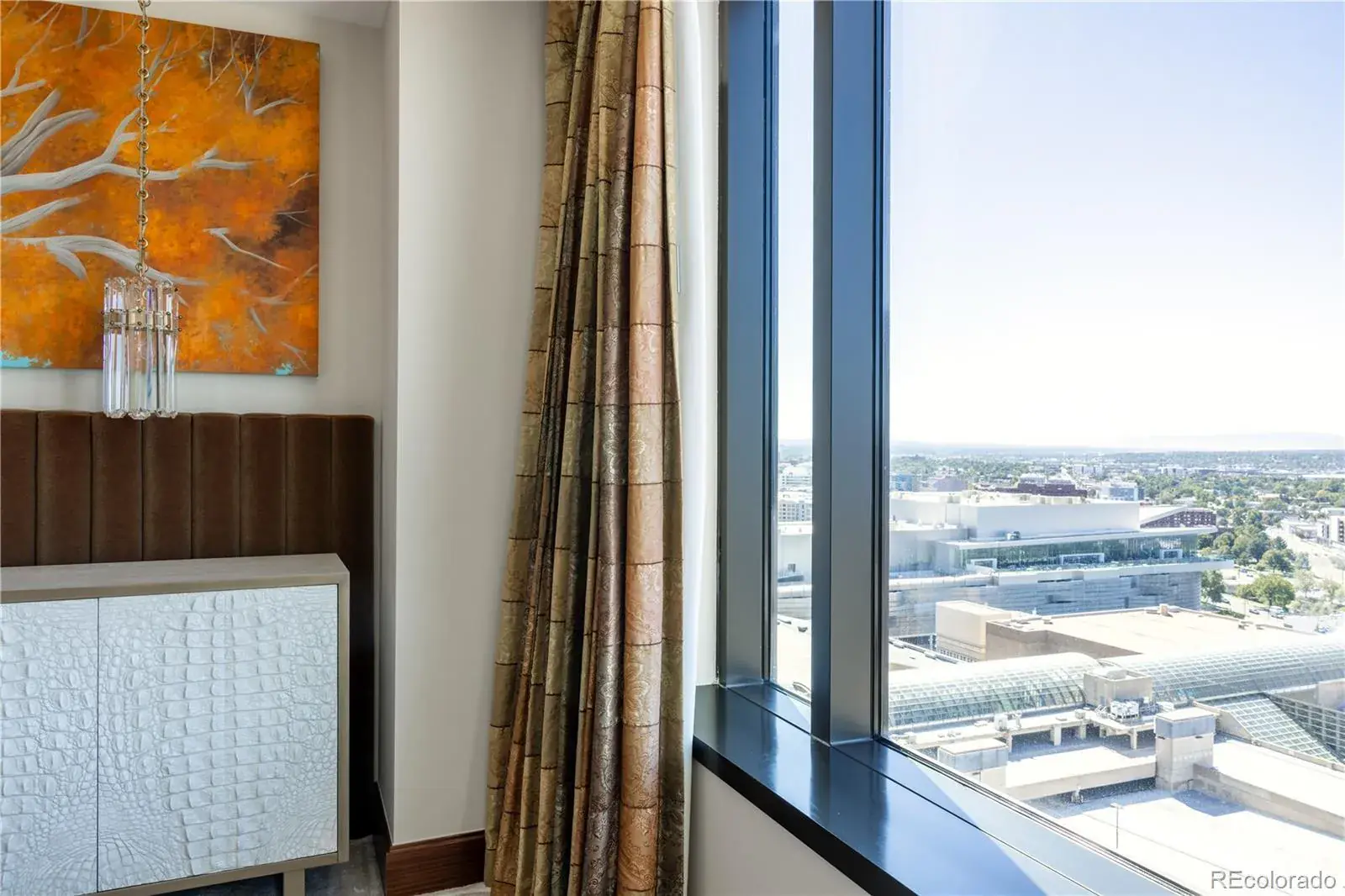 12042025163714 1600 25