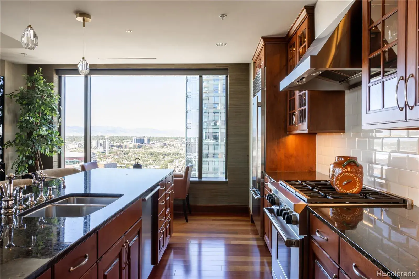 12042025163714 1600 3