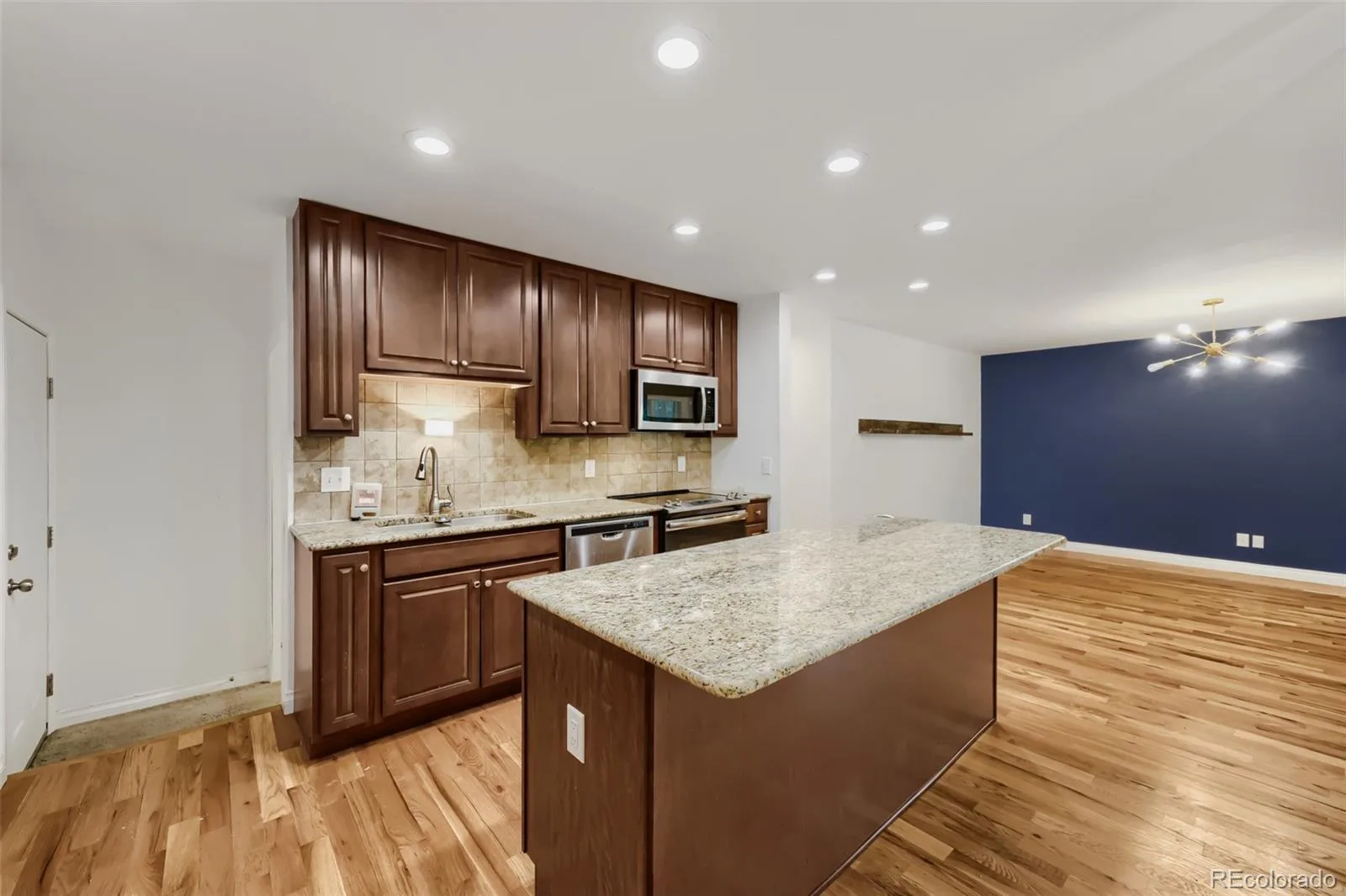 1471 S Welch Court Lakewood CO 80228 MLS #REC7427578 06082026203627 1600 9