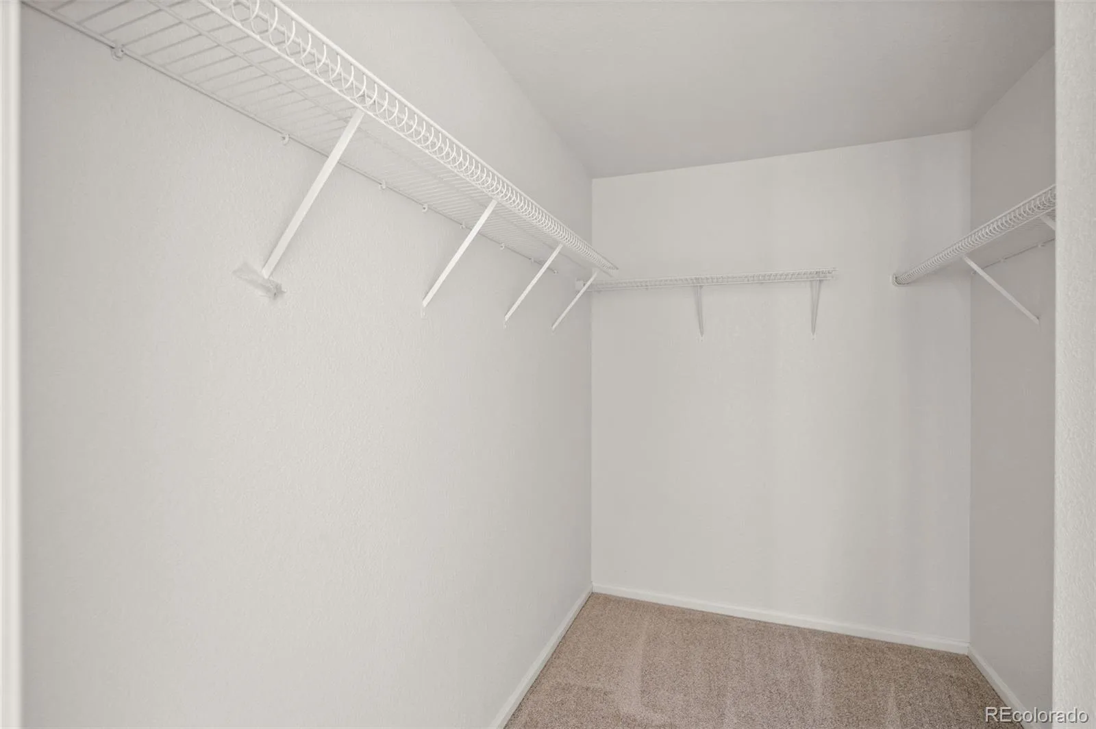 2824 S Walden Way Aurora CO 80013 | MLS #REC7427934 09222026091620 1600 25
