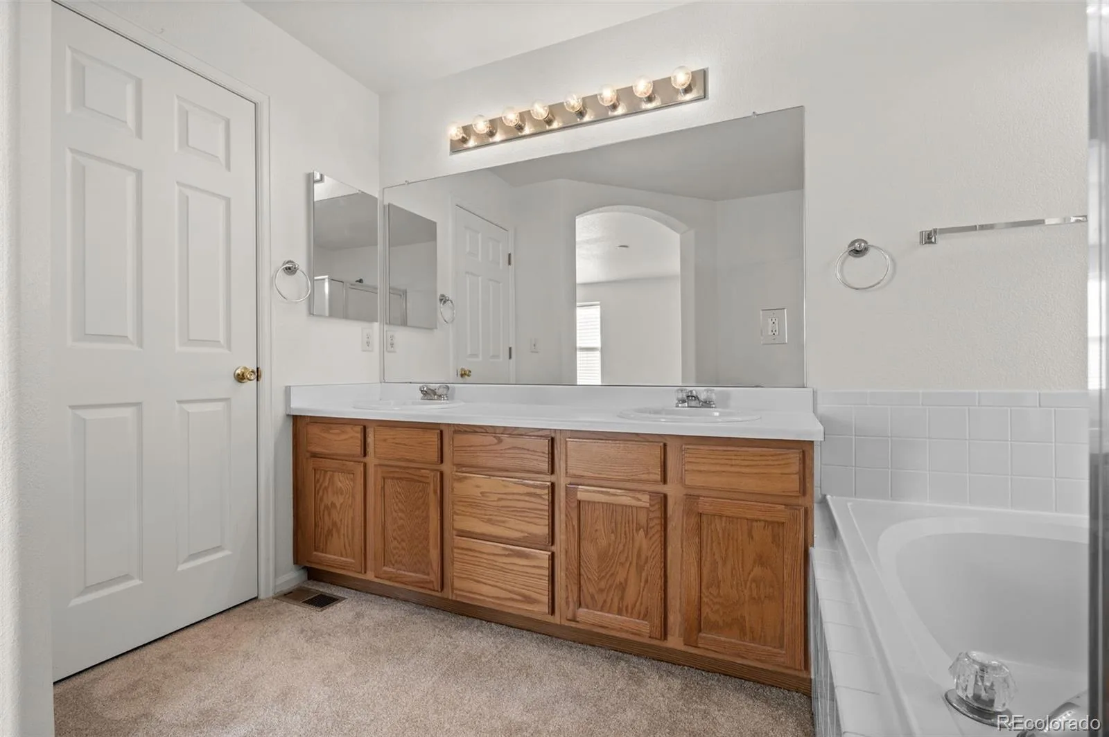 2824 S Walden Way Aurora CO 80013 | MLS #REC7427934 09222026091620 1600 26