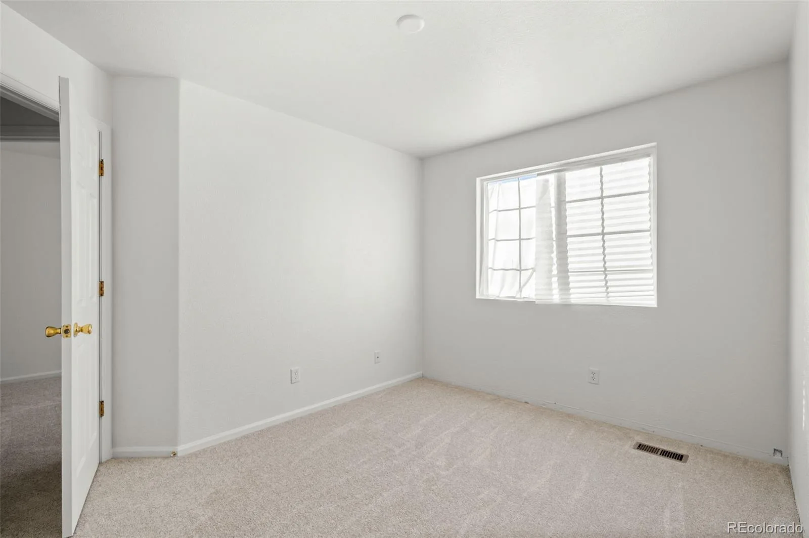 2824 S Walden Way Aurora CO 80013 | MLS #REC7427934 09222026091620 1600 28