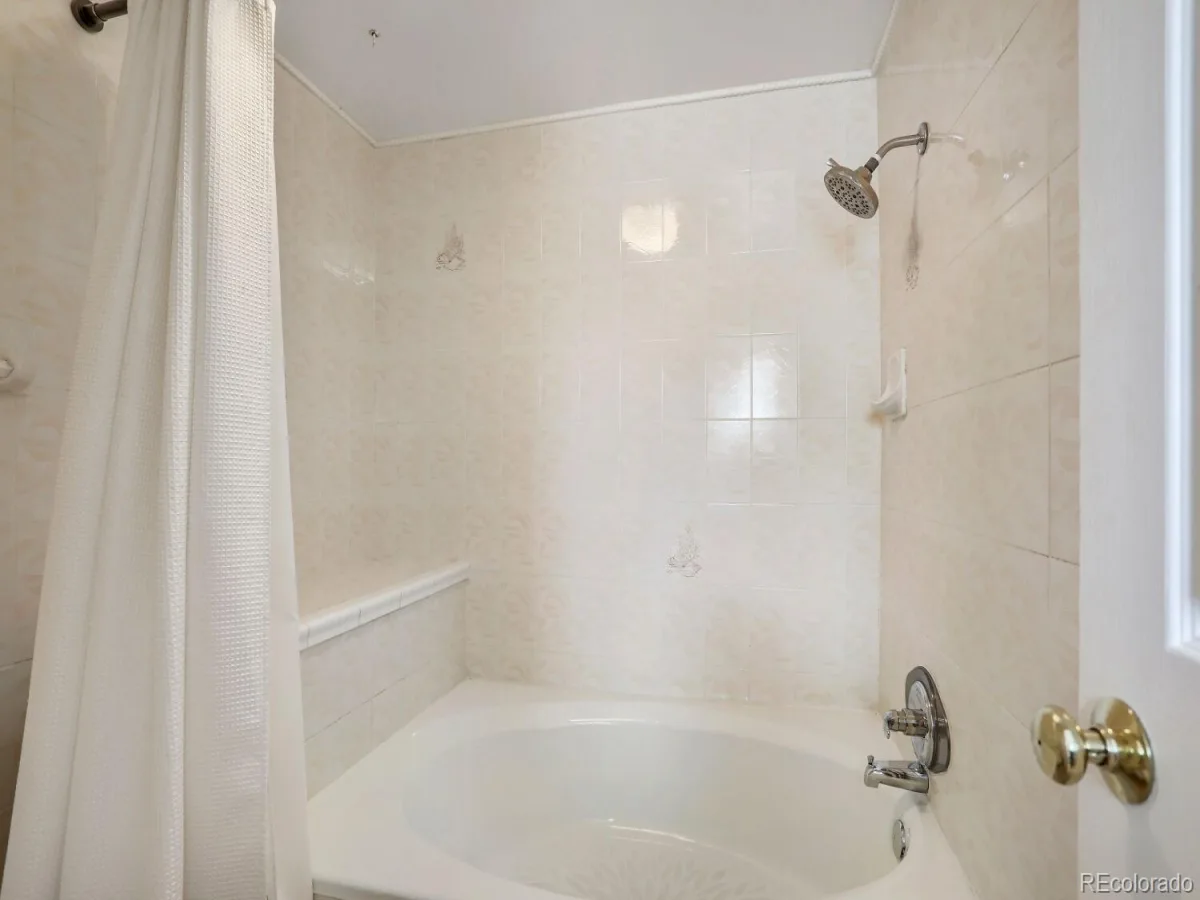 7883 S Ulster Street Centennial CO 80112 MLS #REC7428005 06302026152703 1200 18