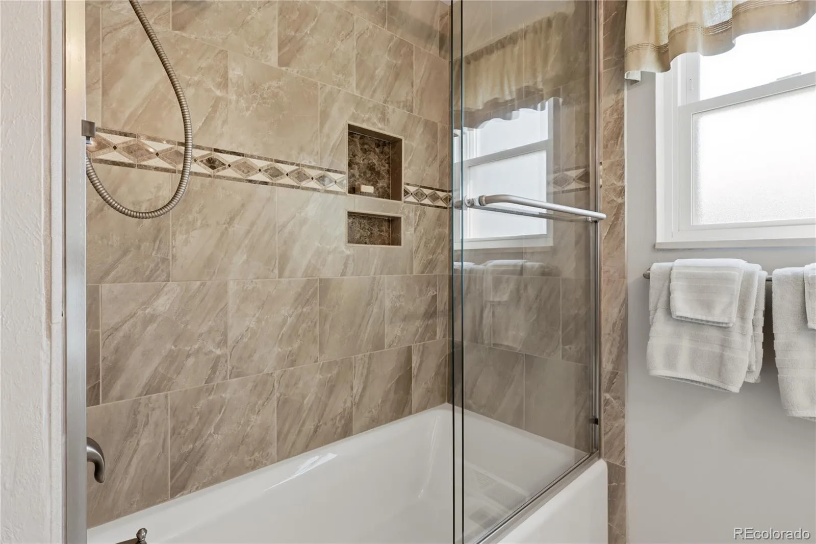 5255 Camargo Road Littleton CO 80123 | MLS #REC7428253 08072026022415 1600 23