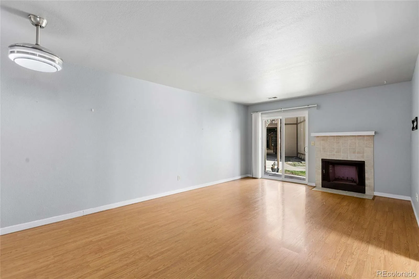 225 E 8th Avenue #F6 Longmont CO 80504 | MLS #REC7431952 08252026005400 1600 10