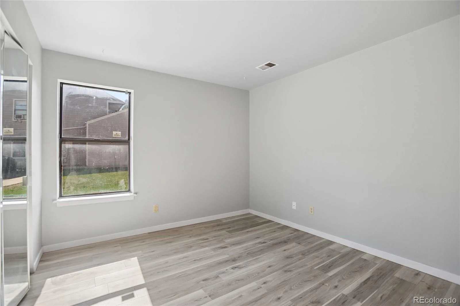 225 E 8th Avenue #F6 Longmont CO 80504 | MLS #REC7431952 08252026005400 1600 16