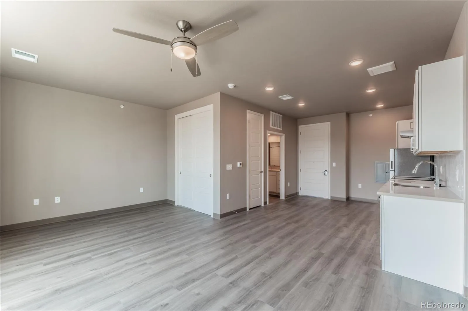 12983 W Ida Avenue #412 Littleton CO 80127 | MLS #REC7438555 07272026202545 1600 26
