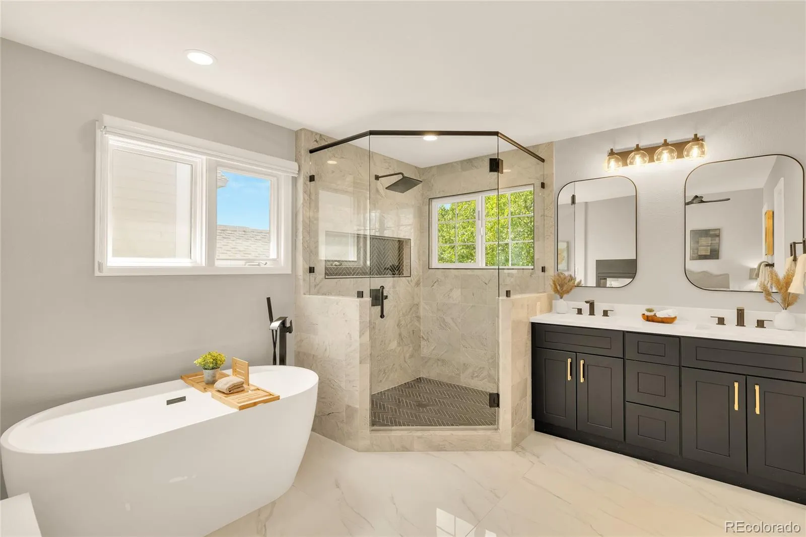 04172026230409 1600 16