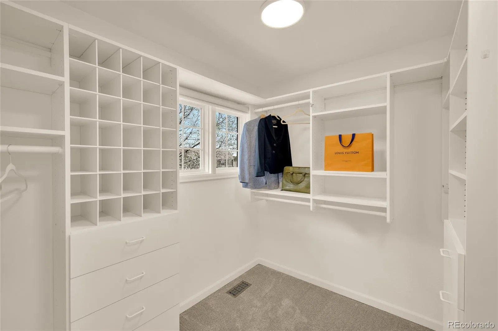 04172026230409 1600 18