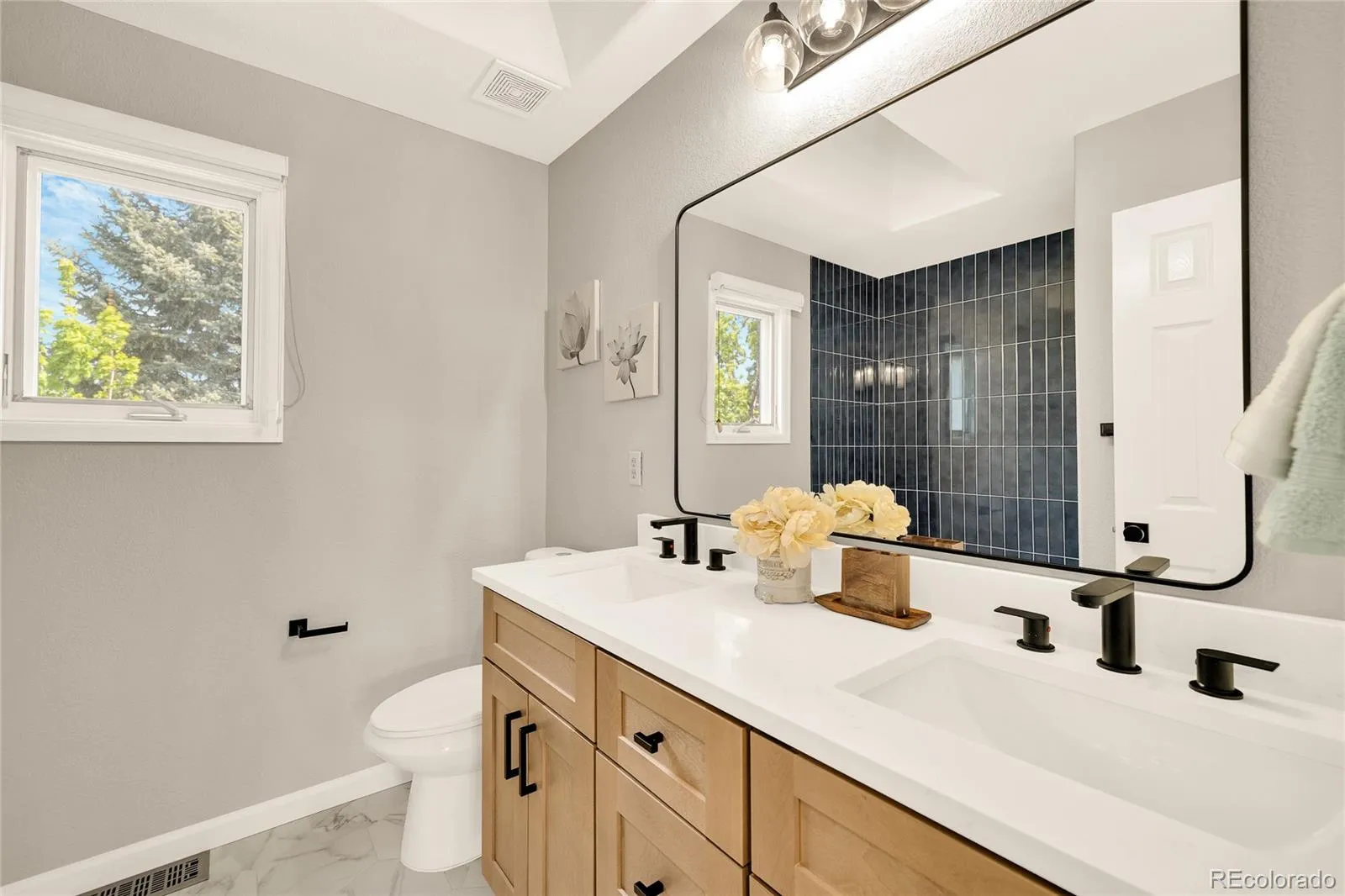 04172026230409 1600 25