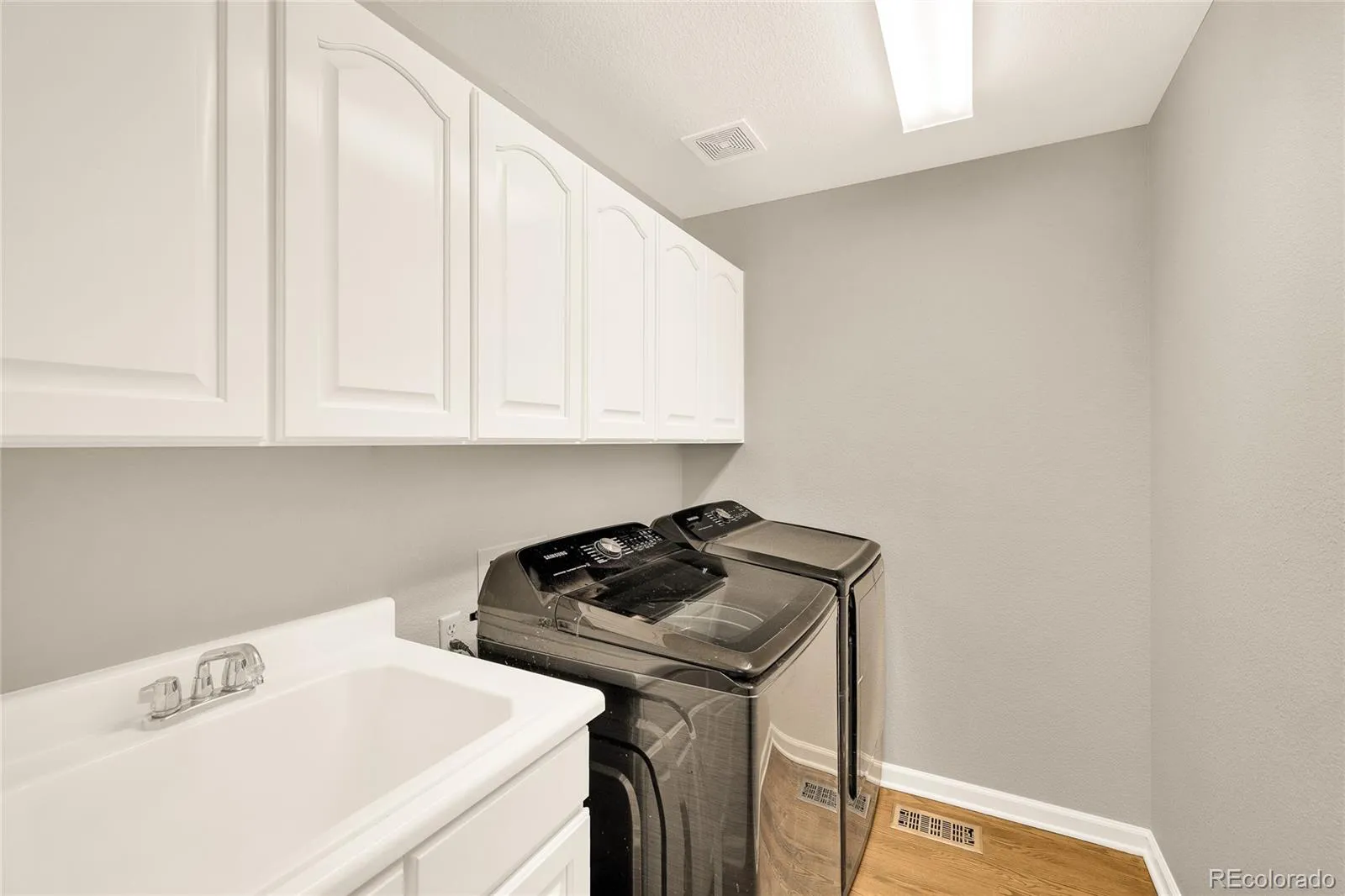 04172026230409 1600 30