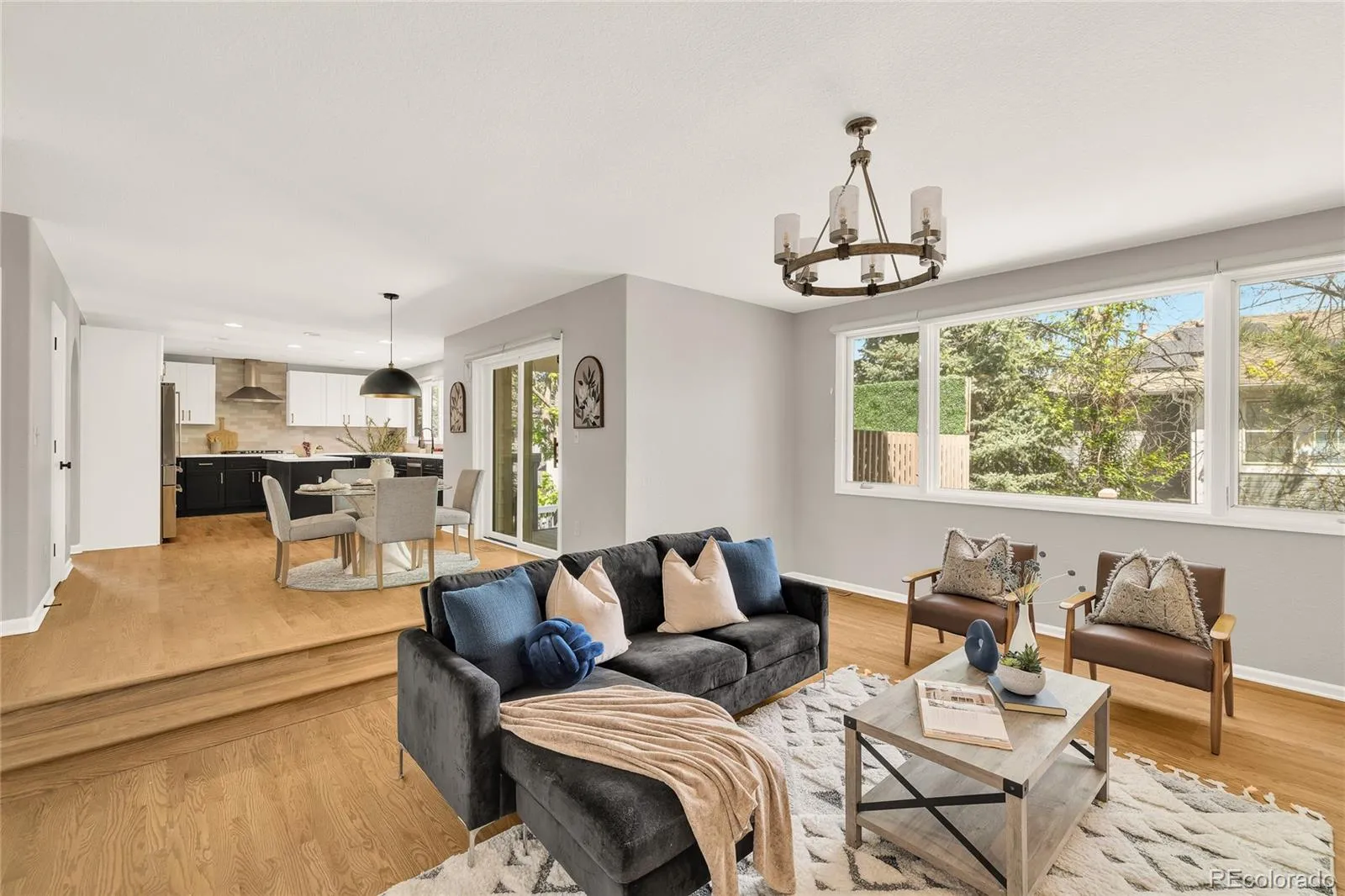 04172026230409 1600 8