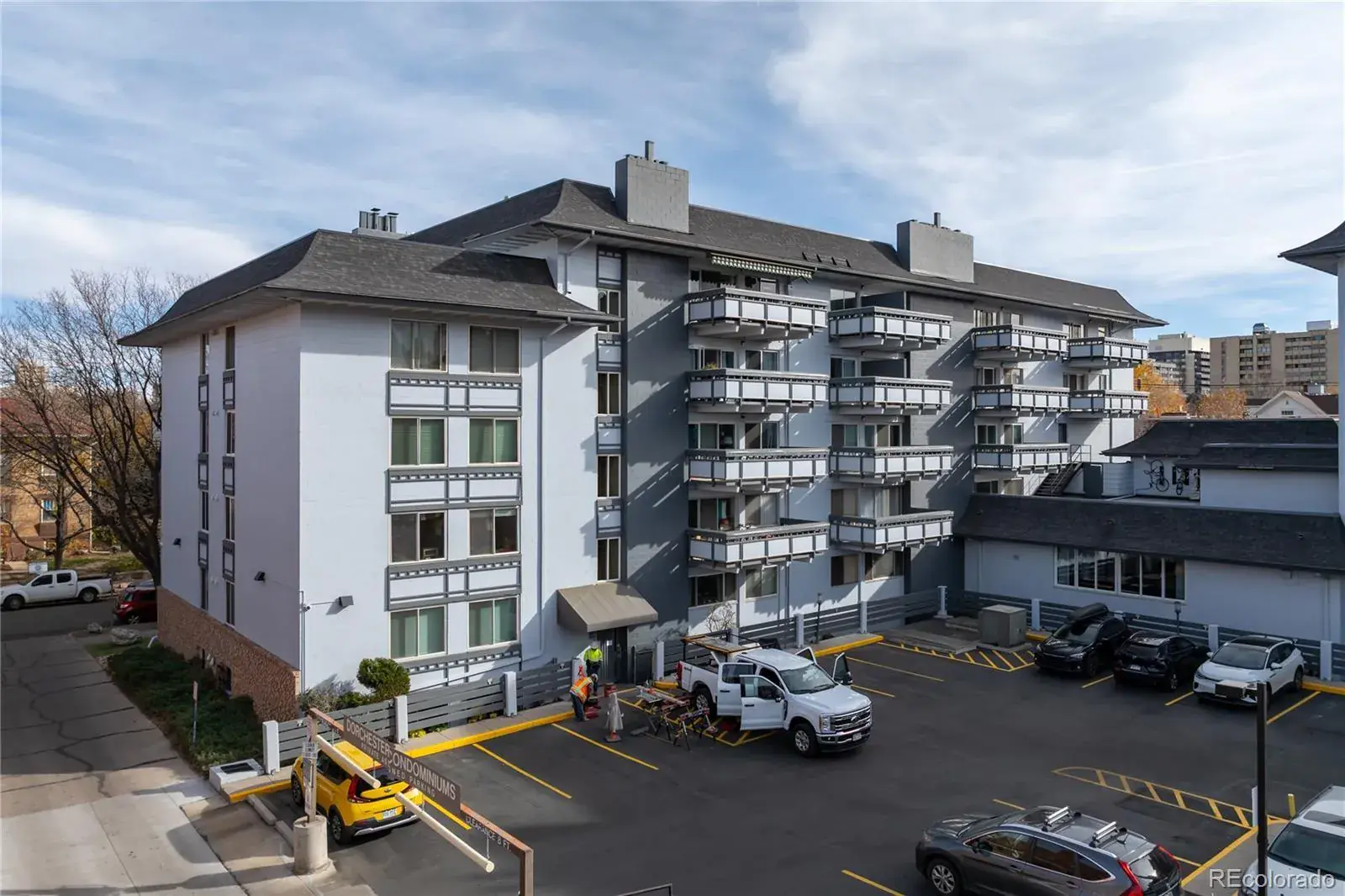 11142025210644 1600 32