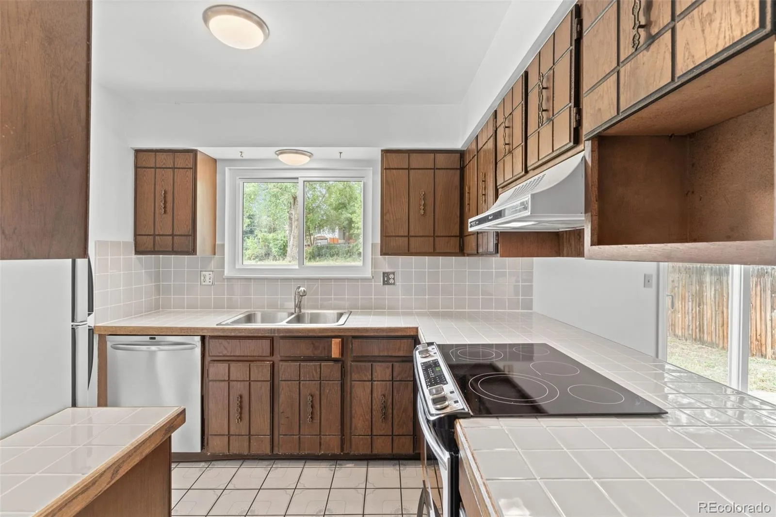 9424 W 75th Way Arvada CO 80005 | MLS #REC7443103 08142026155406 1600 15