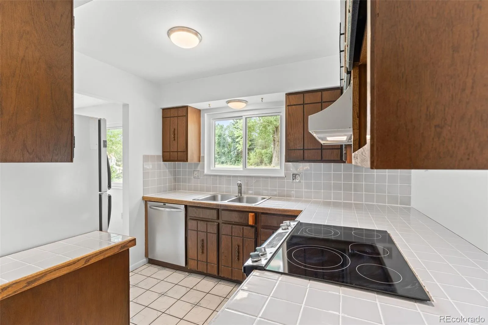 9424 W 75th Way Arvada CO 80005 | MLS #REC7443103 08142026155406 1600 16