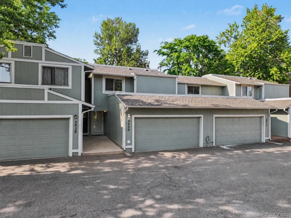 3030 S Macon Circle Aurora CO 80014 MLS #REC7445642 07102026154626 1200 26