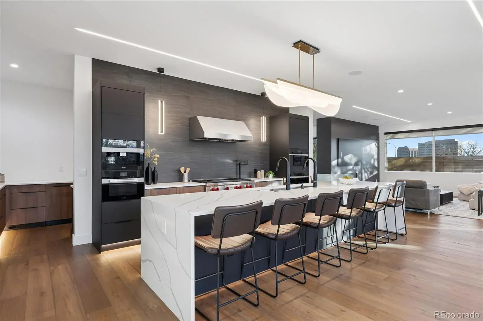 03062026052101 1600 10