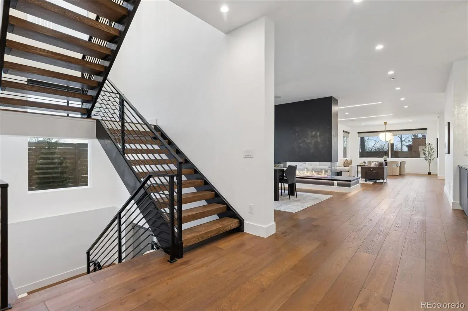 03062026052101 1600 16