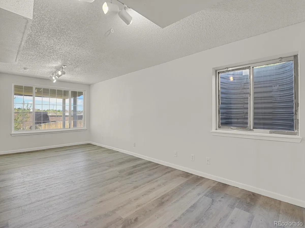 4637 S Flanders Way Centennial CO 80015 MLS #REC7446011 04192026223630 1200 15
