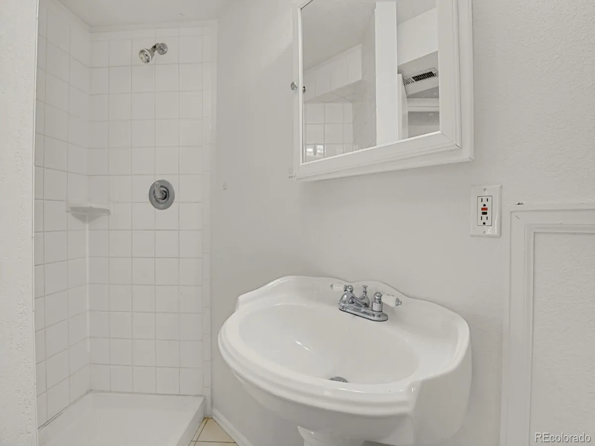 4637 S Flanders Way Centennial CO 80015 MLS #REC7446011 04192026223630 1200 17