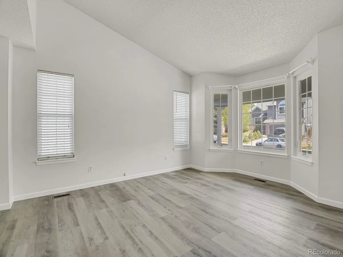 4637 S Flanders Way Centennial CO 80015 MLS #REC7446011 04192026223630 1200 19