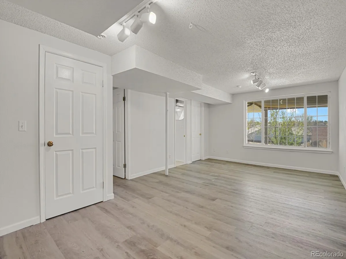4637 S Flanders Way Centennial CO 80015 MLS #REC7446011 04192026223630 1200 32