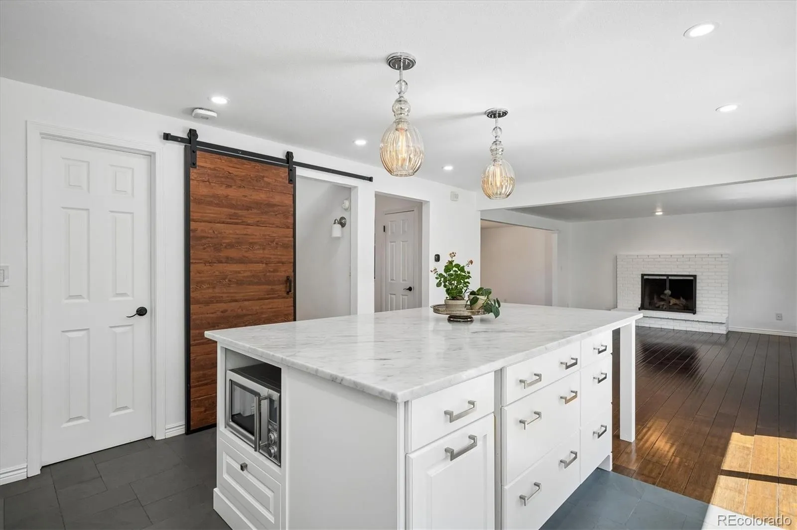 04092026152042 1600 12