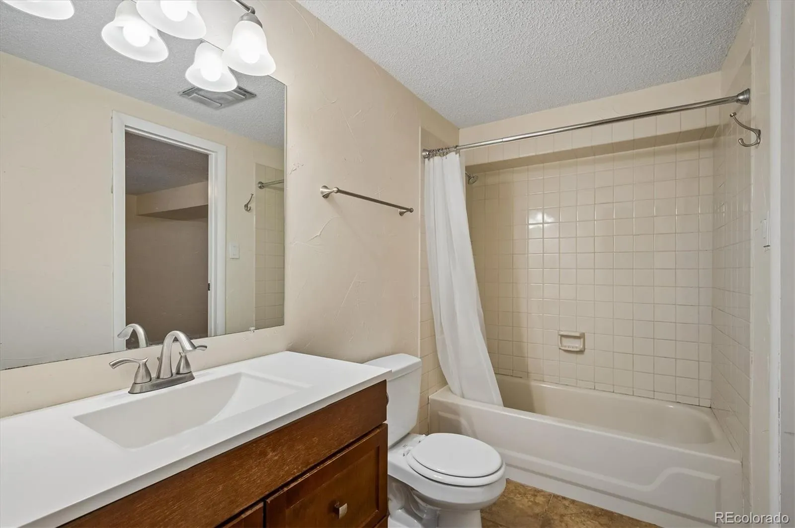 04092026152042 1600 24