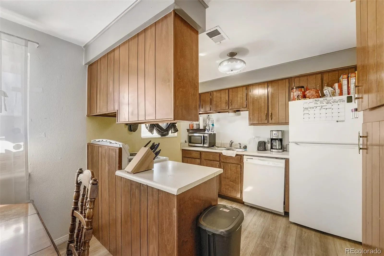 9842 W 22nd Place Lakewood CO 80215 | MLS #REC7459085 03242026213419 1600 7