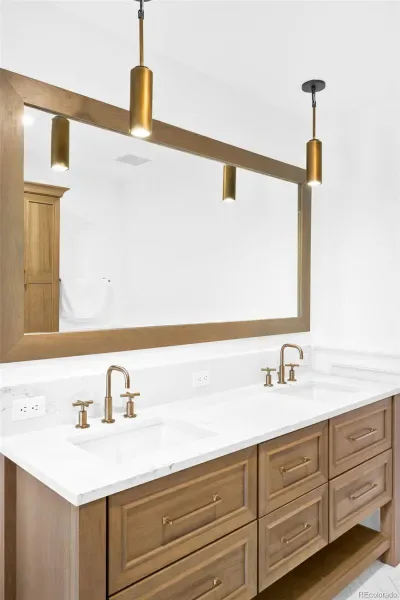 03272026202057 800 24