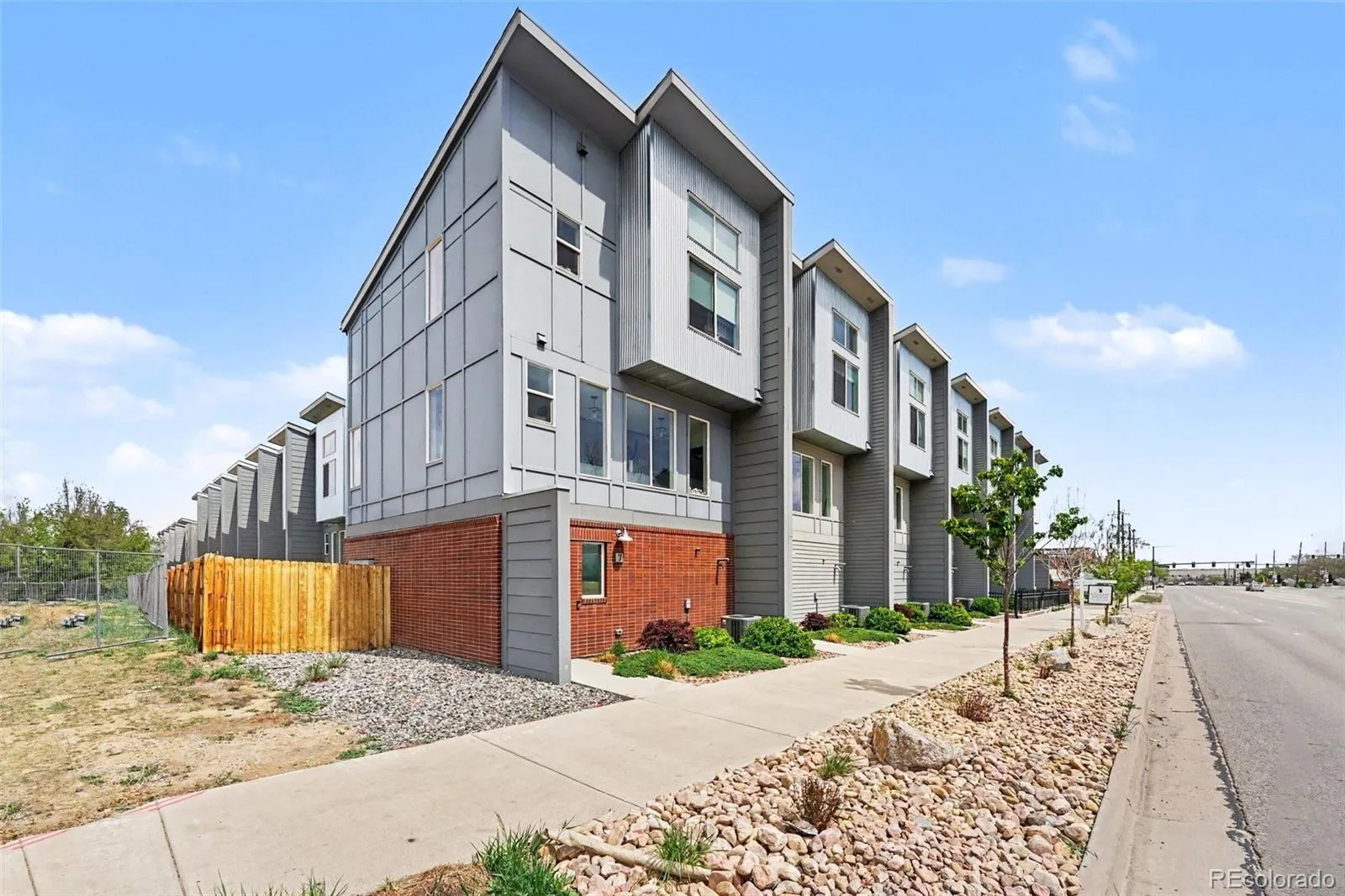 8711 E Hampden Avenue #5 Denver CO 80231 MLS #REC7461034 04212026183910 1600 1